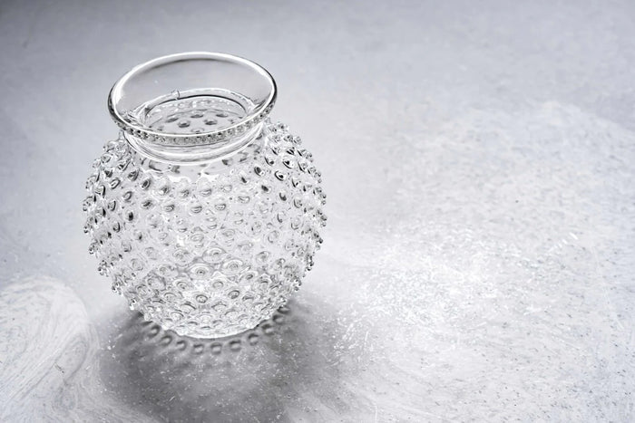 DECORATION Vase à col clouté transparent en cristal de Bohême