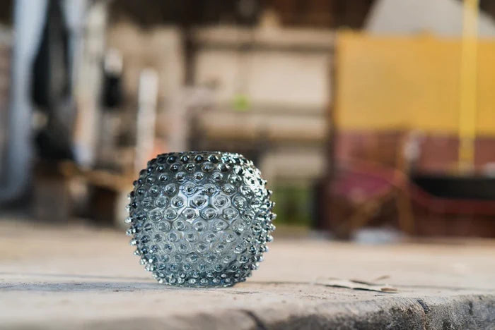 DECORATION Vase à clous fumé bleu sous-couche en cristal de Bohême