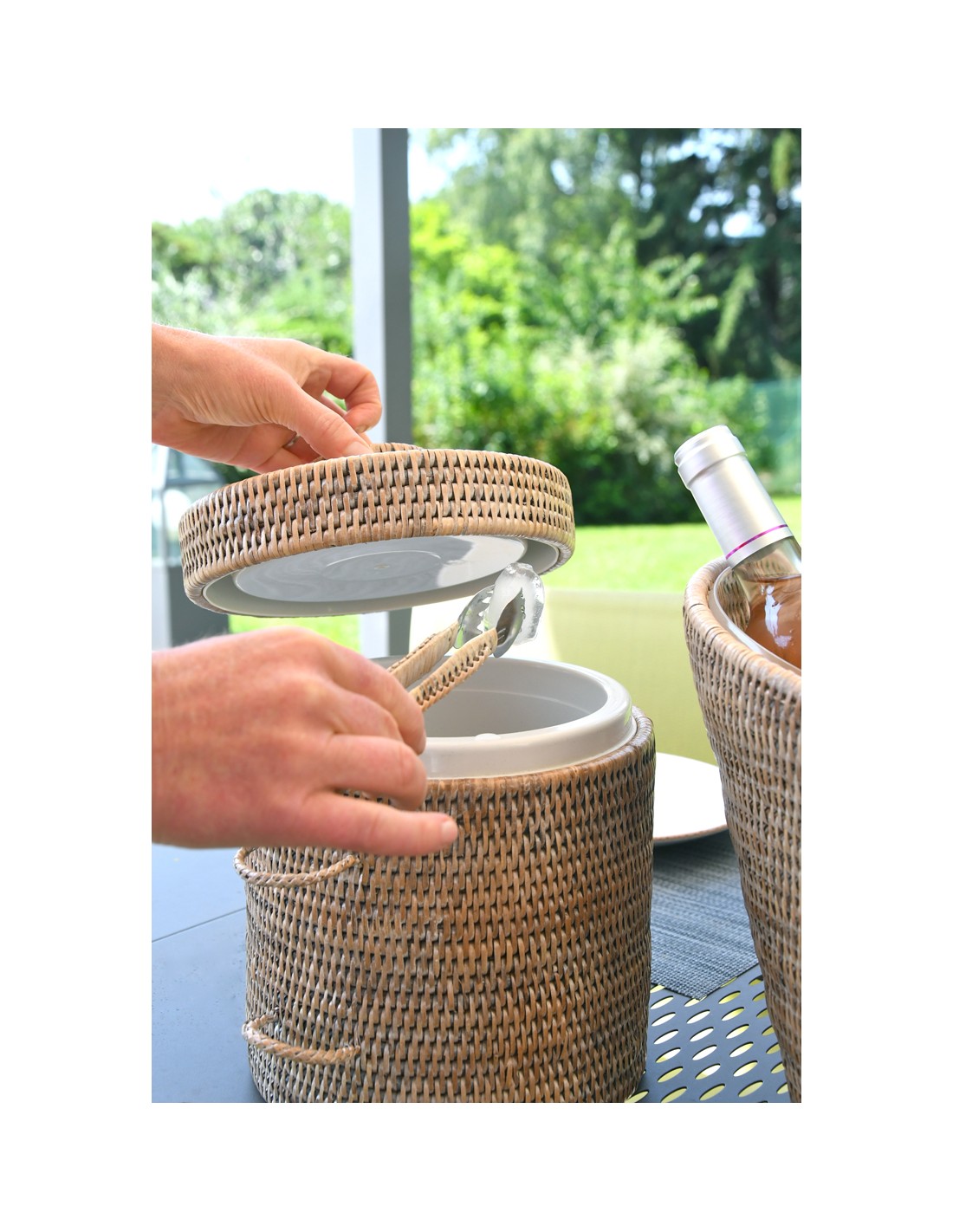 A TABLE Seau à glaçons et pince Blanc en rotin