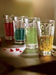 A TABLE Verre set de 4 Long drinks transparents Décors différents SAGA