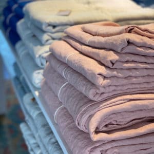 A TABLE TEXTILE Nappe Rose en lin lavé XL
