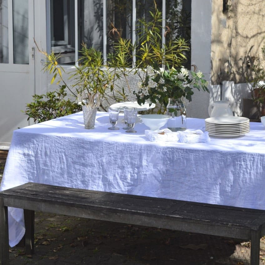A TABLE TEXTILE Nappe Blanc craie en lin lavé